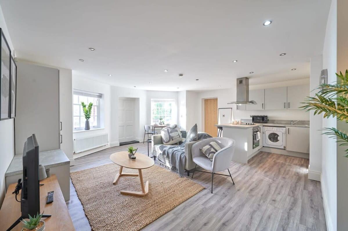 A Stylish Apartment With Parking In Preston Preston  Exterior photo