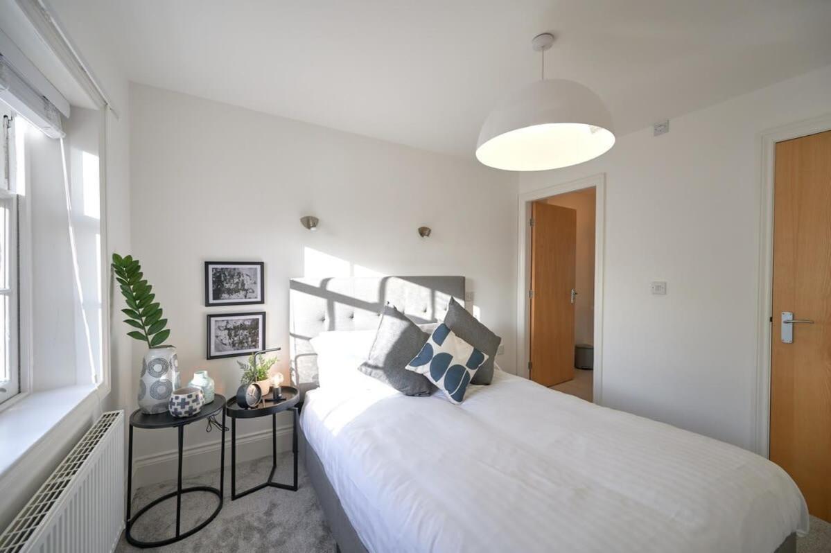 A Stylish Apartment With Parking In Preston Preston  Exterior photo